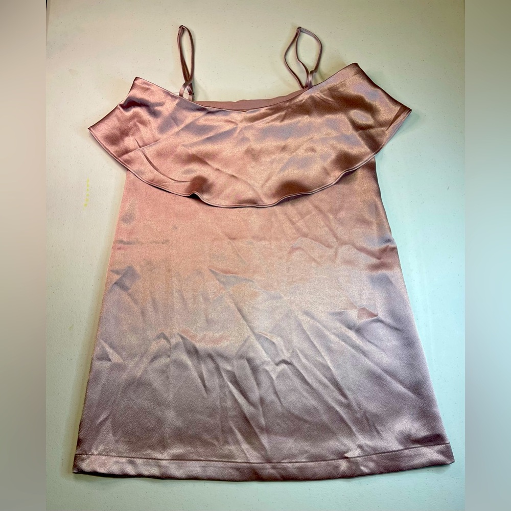 🔥🔥 URBAN OUTFITTERS WOMEN’S SPAGHETTI STRAP SATIN TOP BY KIMCHI BLUE XS